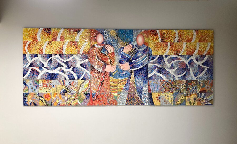 Grande mosaico parietale con figure, palma e calice